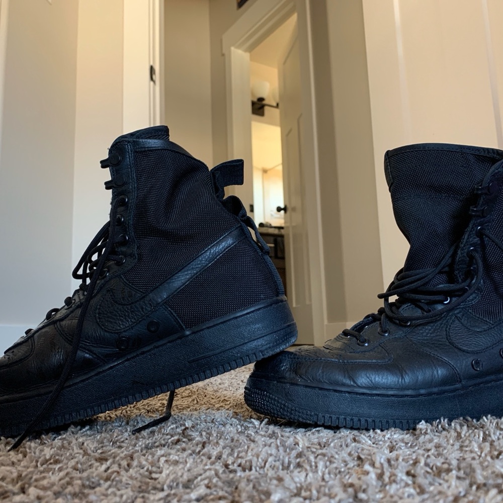 black SF AF1 hightops